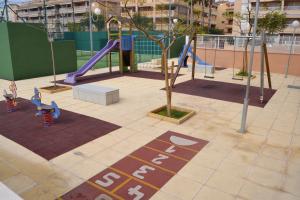 Herní místnost nebo prostor pro děti v ubytování Apartamento Nuevo con Gran Terraza y Wifi en Canet