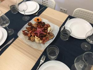 Jedlo v apartmáne alebo blízkom okolí
