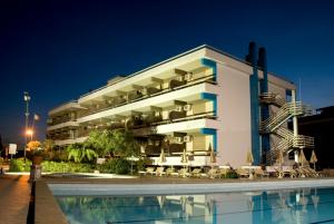 Gallery image of Hotel River Palace in Terracina