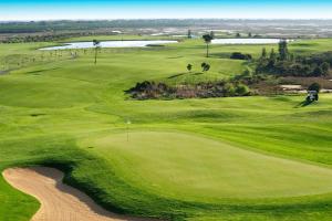 Golf pri dovolenkovom dome alebo okolí