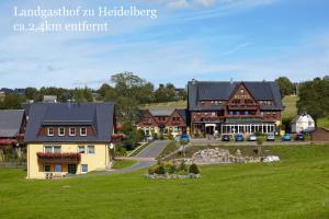 an aerial view of a house with a yard at Zum-Seiffener-Sprengmeister in Kurort Seiffen