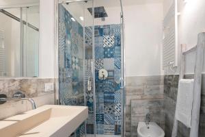 A bathroom at Approdo 36