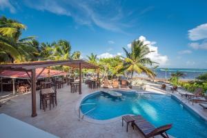 Bazén v ubytování Bella Vista Resort Belize nebo v jeho okolí