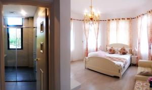 A bed or beds in a room at Gihak Homestay