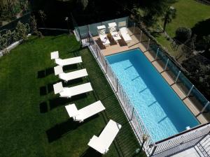The swimming pool at or close to Villa Perla del Lago