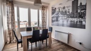 A seating area at Apartamento Nuevo con Encanto