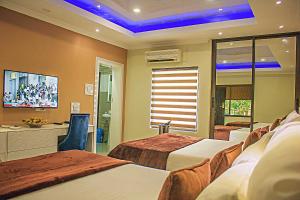 Televisyen dan/atau pusat hiburan di New Fairmount Hotel and Casino