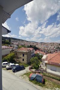 Nespecifikovaný výhled na destinaci Kruševo nebo výhled na město při pohledu z bed and breakfast