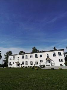 Budova, v ktorej sa rezort nachádza