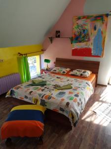 Giường trong phòng chung tại Pobytová galéria, hotel pre sebarozvoj