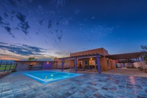 The swimming pool at or close to Villa Brisa Golf Salinas