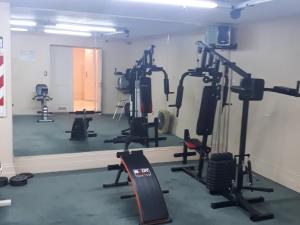 Posilňovňa alebo fitness centrum v ubytovaní Millennium Departamento en Mendoza