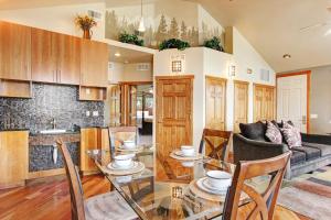 Kuchyň nebo kuchyňský kout v ubytování Mount Cairns 16A Condo