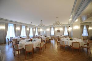 Restoran või mõni muu söögikoht majutusasutuses Hotel Prince de Ligne