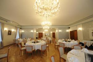 Restoran või mõni muu söögikoht majutusasutuses Hotel Prince de Ligne