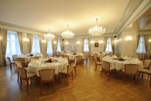 Restoran või mõni muu söögikoht majutusasutuses Hotel Prince de Ligne