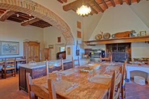 A kitchen or kitchenette at Villa Camaiore by PosarelliVillas