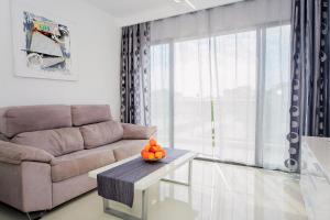 Część wypoczynkowa w obiekcie Penthouse 2 bedrooms in Mil Palmeras