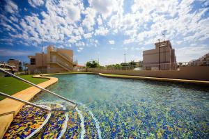 Basen w obiekcie Penthouse 2 bedrooms in Mil Palmeras lub w pobliżu
