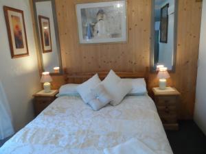 Кровать или кровати в номере St Martins Guest House
