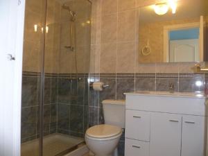 A bathroom at Apartamento Playa de la Lucera