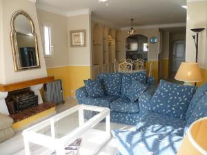 A seating area at Apartamento Playa de la Lucera Még 31 kép