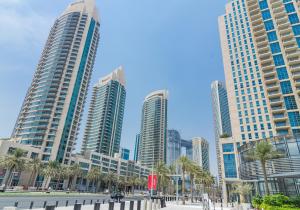 Nespecifikovaný výhled na destinaci Dubaj nebo výhled na město při pohledu z apartmánu