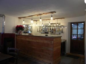 Lounge nebo bar v ubytování Cantina Alpina + 37 fotografií