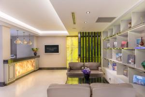 Uma área de estar em CVK Taksim Hotel Istanbul