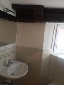 Vannituba majutusasutuses Albergo Ristorante Belcantone