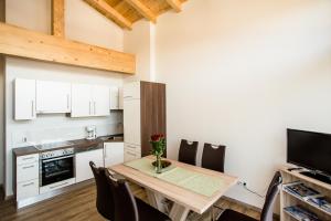 Kuchyň nebo kuchyňský kout v ubytování Breitenhof - Haus Breiten