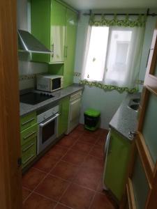 Nhà bếp/bếp nhỏ tại Apartamento Pergar II Alojamiento para empresas-WIFI 4 Personas