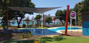 Bazén v ubytování Kirrama 4 nebo v jeho okolí