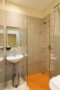 Bagno di The Xotic Jimbaran Bali