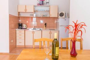 Kuchyňa alebo kuchynka v ubytovaní Apartments Stablinac Vodice