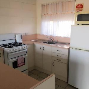 Gallery image of Black Swan Motor Inn in Lakes Entrance