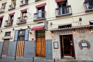 The building in which a vendégházakat is located