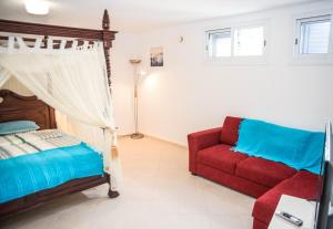 Ένα ή περισσότερα κρεβάτια σε δωμάτιο στο Luxury Seaview Apollo Beach Villa +13 φωτογραφίες