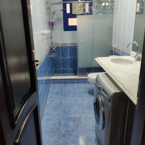 Kupatilo u objektu Maadi Apartment - 3 rooms ( Families Only )