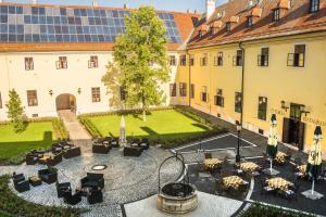 A garden outside Hotel Klastrom