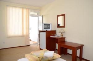 TV a/nebo společenská místnost v ubytování Kirovi House - guest rooms