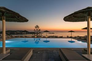 A piscina localizada em Hotel Alkyon ou nos arredores