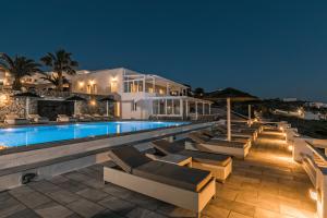 A piscina localizada em Hotel Alkyon ou nos arredores