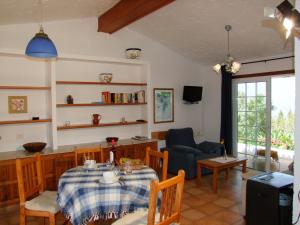 TV a/nebo společenská místnost v ubytování Casitas Vista Valle Alto