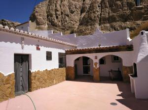 Afbeelding uit fotogalerij van Casa cueva El Algarrobo in Guadix