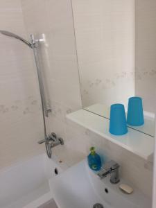 Koupelna v ubytování Apartmán Náměstí Horníků + 13 fotografií