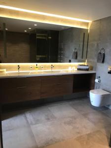 Koupelna v ubytování Private luxury Villa