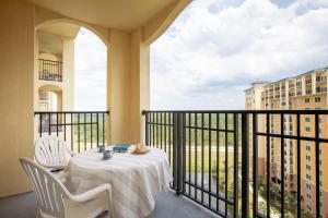 Gallery image of Lake Buena Vista Resort Village and Spa, a staySky Hotel & Resort Near Disney in Orlando