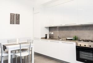 ครัวหรือมุมครัวของ New flat fully furnished in P.ta Romana