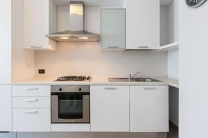 Cucina o angolo cottura di Spacious and new apt in Città Studi
